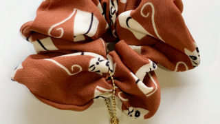 専用❤︎キャメル&ホワイト×チョーカー柄❤︎チャーム付きシュシュ Hair-Loop-Charm-2-320x180.jpeg